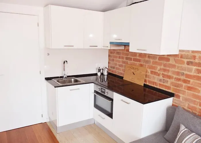 16 - Skyline Terrace * リスボン