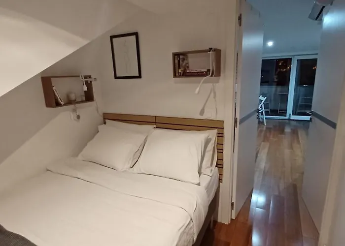 16 - Skyline Terrace * リスボン